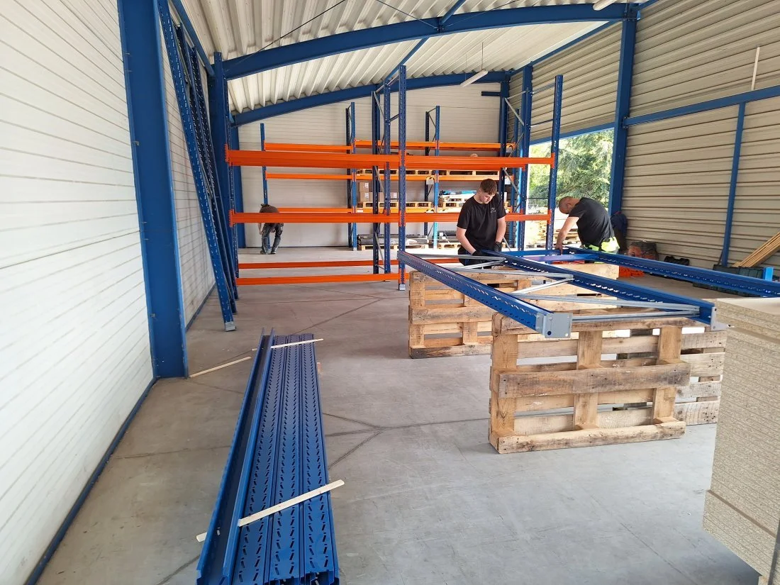 Sestavení nových regálů