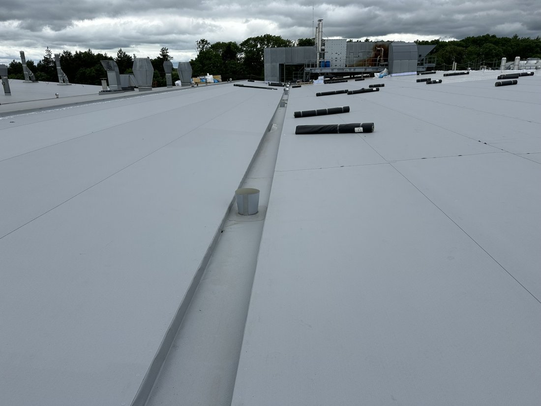 Střecha průmyslového areálu koncernu Kimberly-Clark