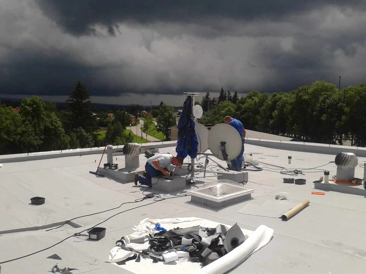 Je tu podzim, naši izolatéři jdou z akce do akce