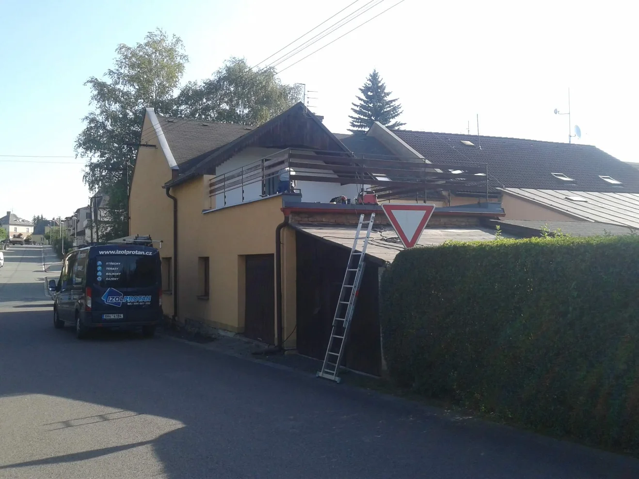 Je tu podzim, naši izolatéři jdou z akce do akce