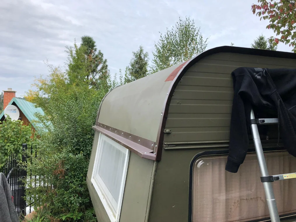 Trochu netradiční využití Protanu na střeše obytného přívěsu