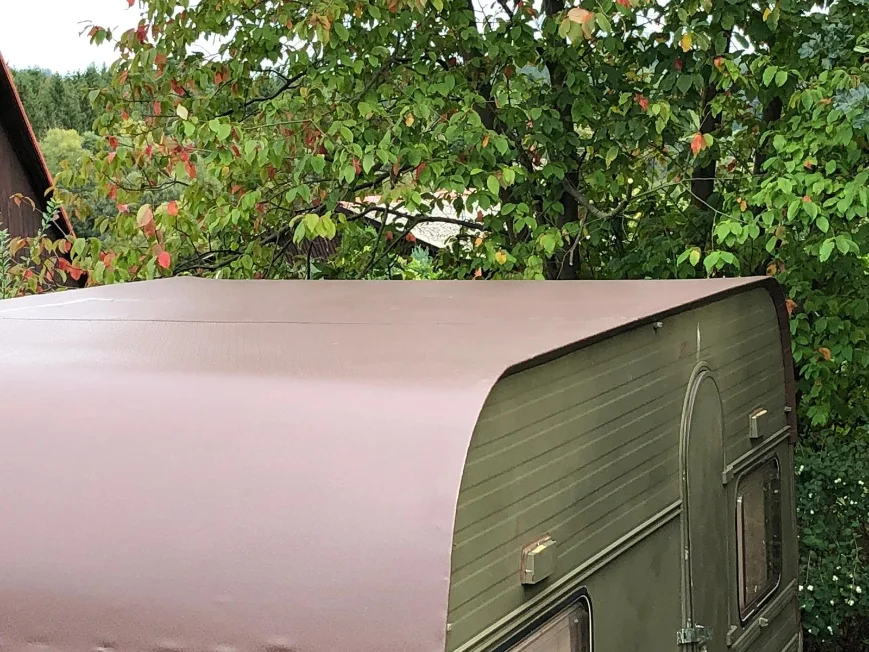 Trochu netradiční využití Protanu na střeše obytného přívěsu