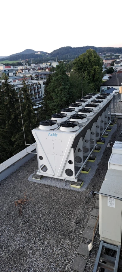 Střecha hotelu Wyndham v Salzburku