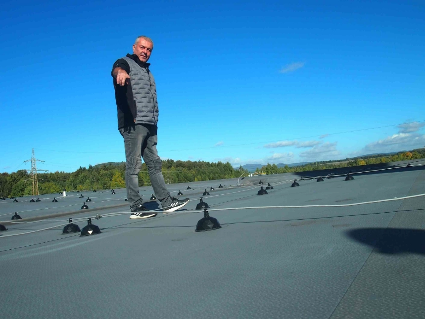 Jiří Bartáček ukazuje na rekonstrukci pomocí PROTAN SE