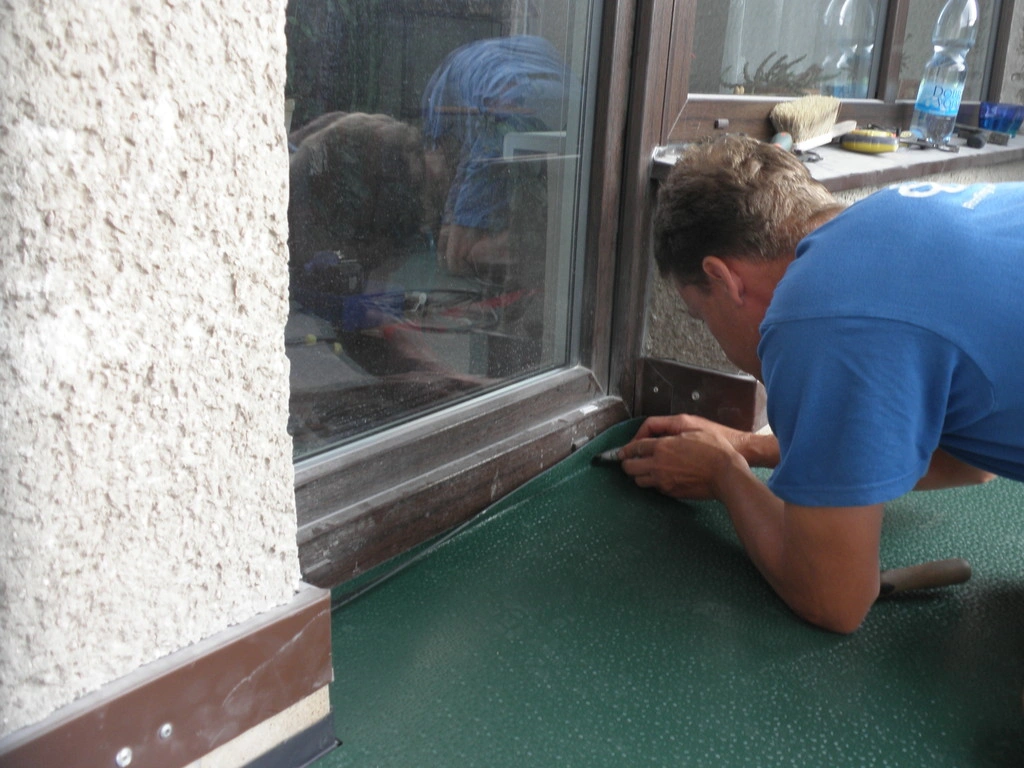 Opracování detailu pásky u vstupních dveří terasy