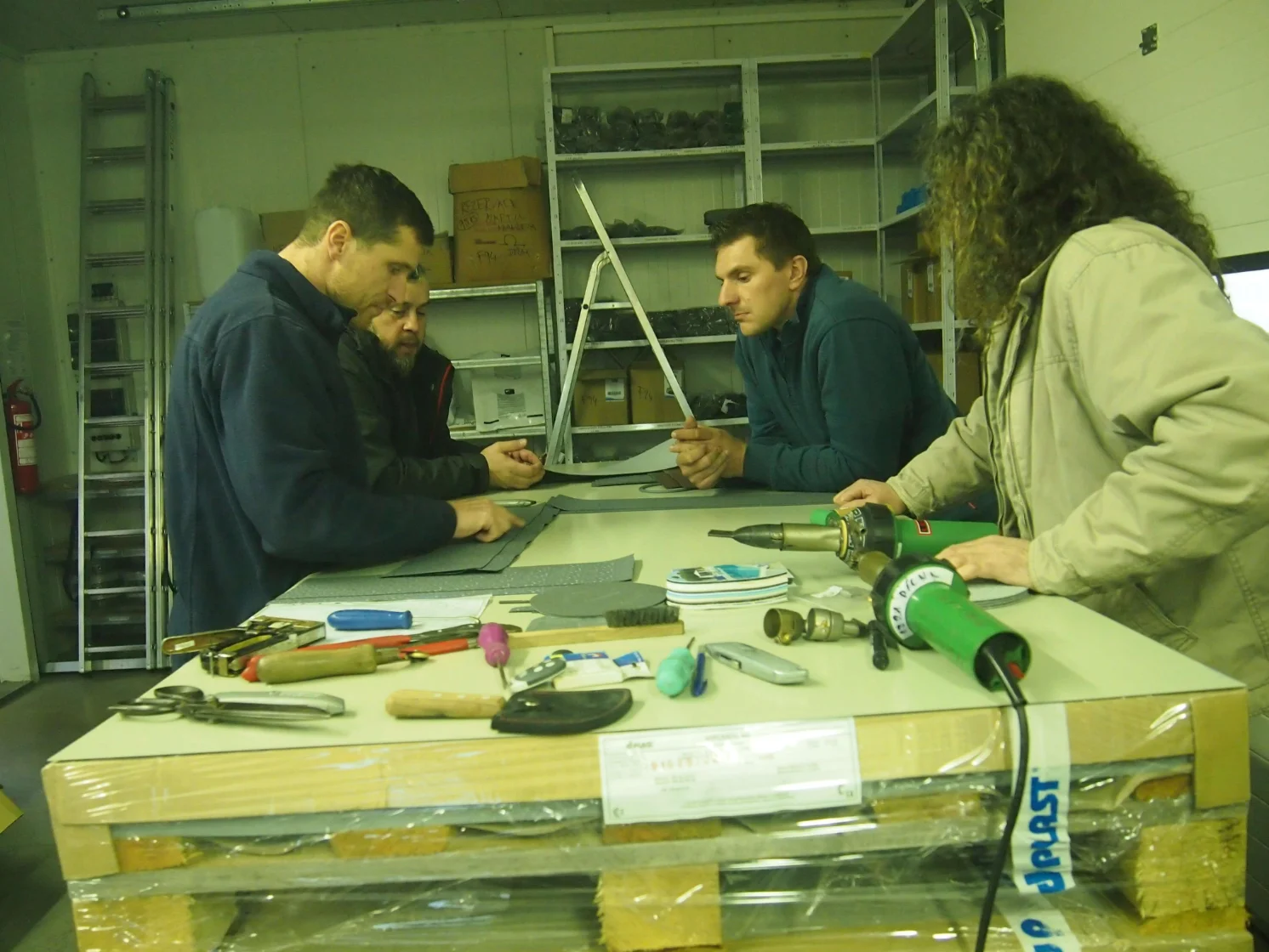 Podívejte se, jak v Česticích probíhala v tomto týdnu školení izolatérů