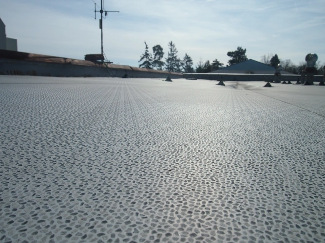 Střecha polikliniky v Rychnově nad Kněžnou