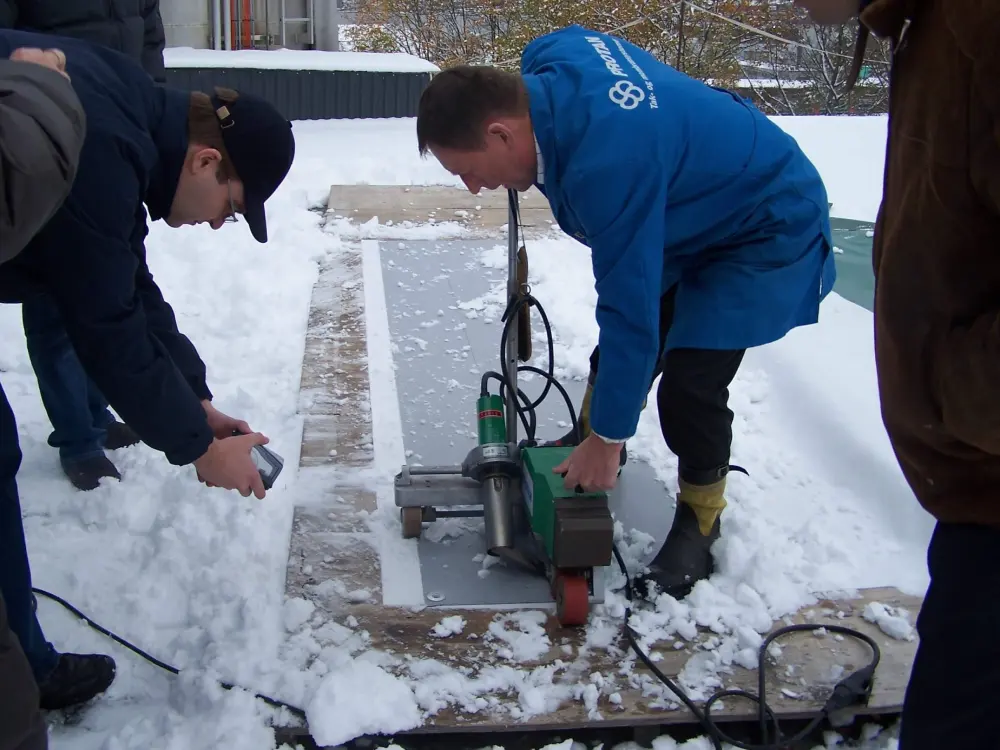 zpracování fólie i za mínusových teplotzpracování fólie i za mínusových teplotzpracování fólie i za mínusových teplotzpracování fólie i za mínusových teplotzpracování fólie i za mínusových teplot