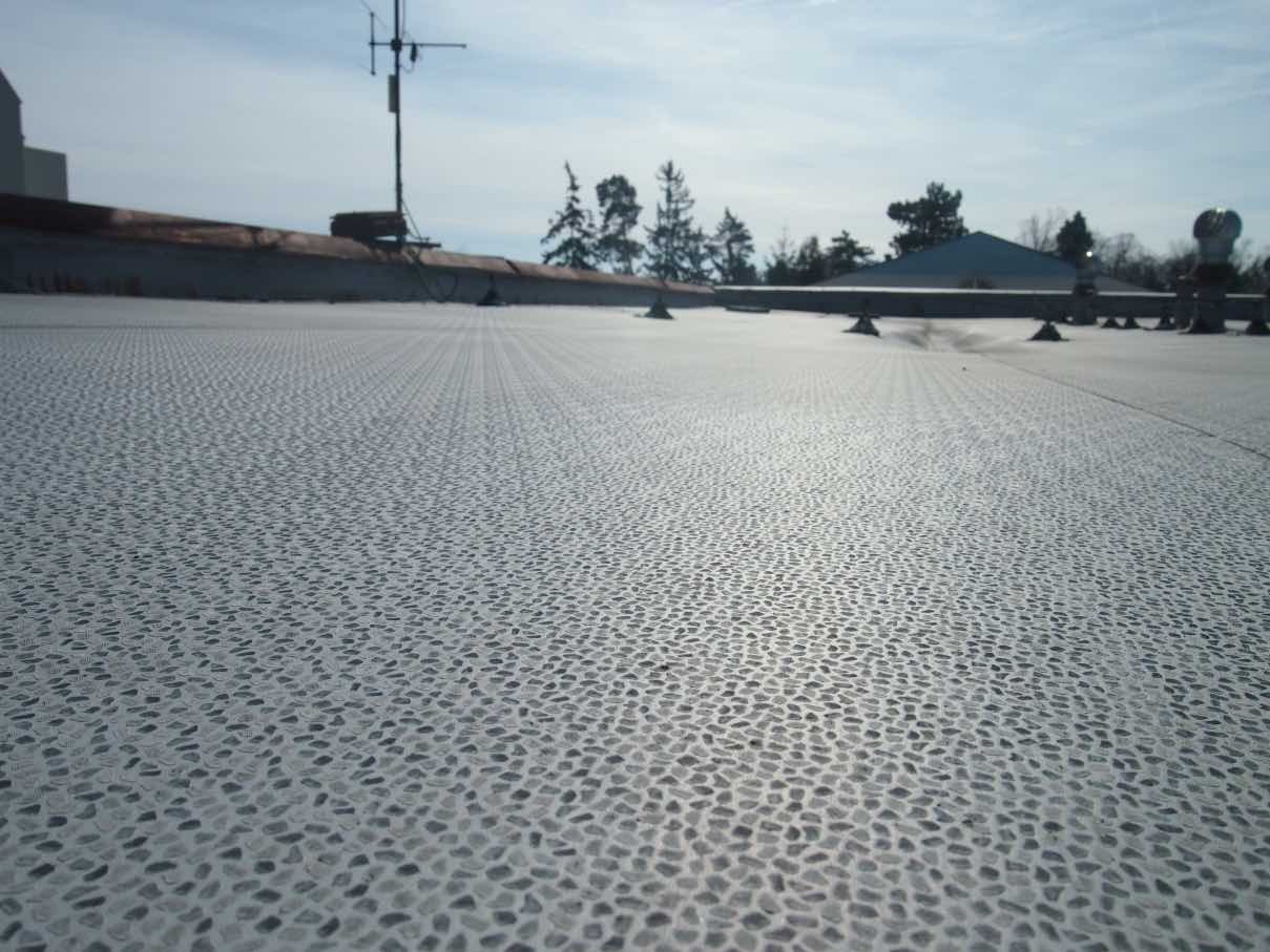 Střecha polikliniky v Rychnově nad Kněžnou