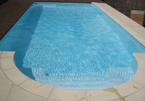 Bazen po potažení do fólie ELBEblue line již napuštěn vodou