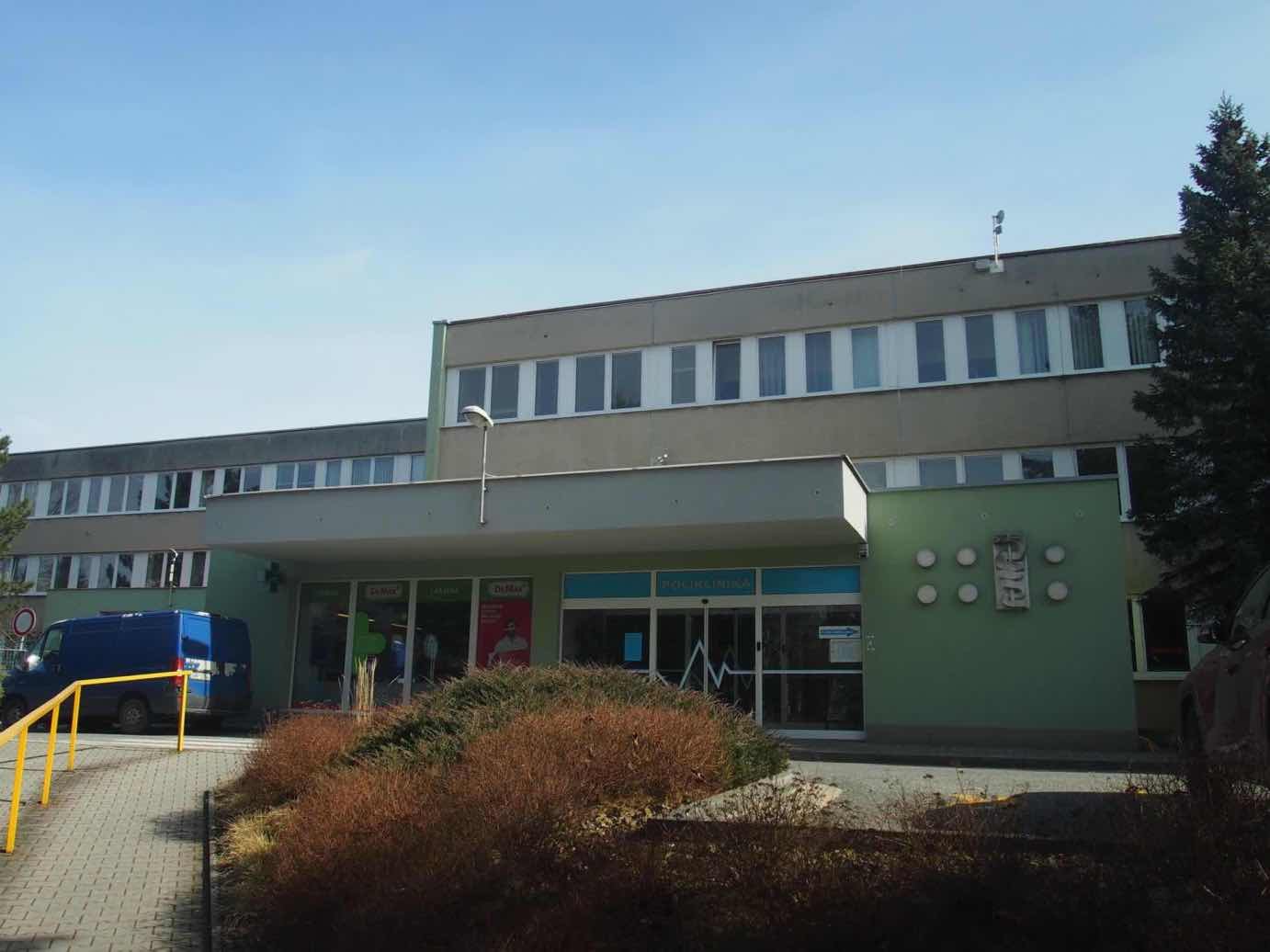 Budova polikliniky v Rychnově nad Kněžnou