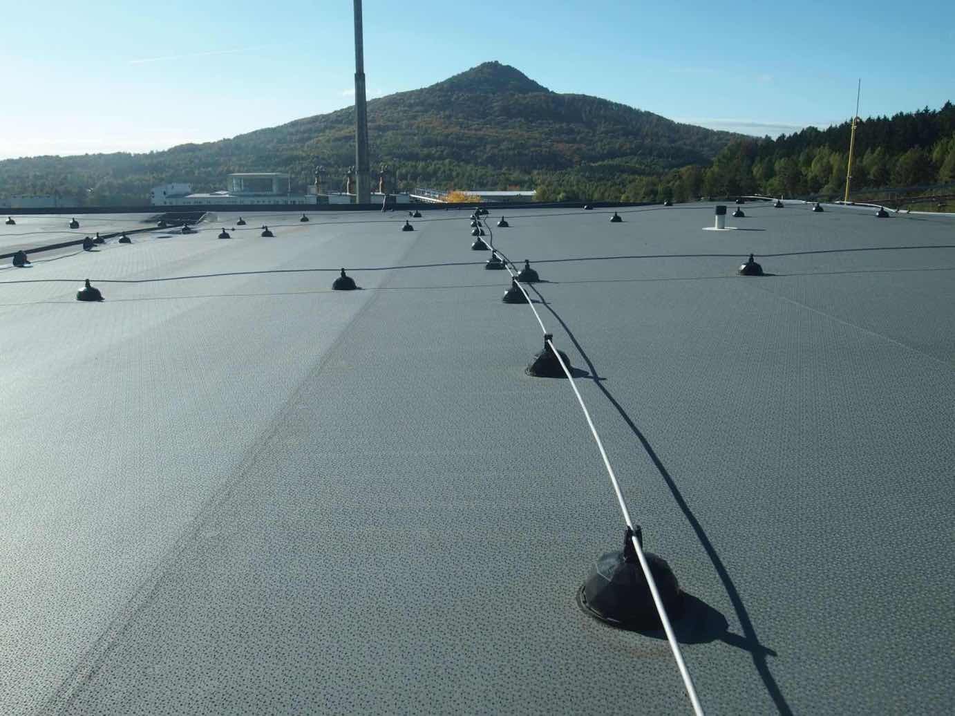 Střecha z Protanu SE černá