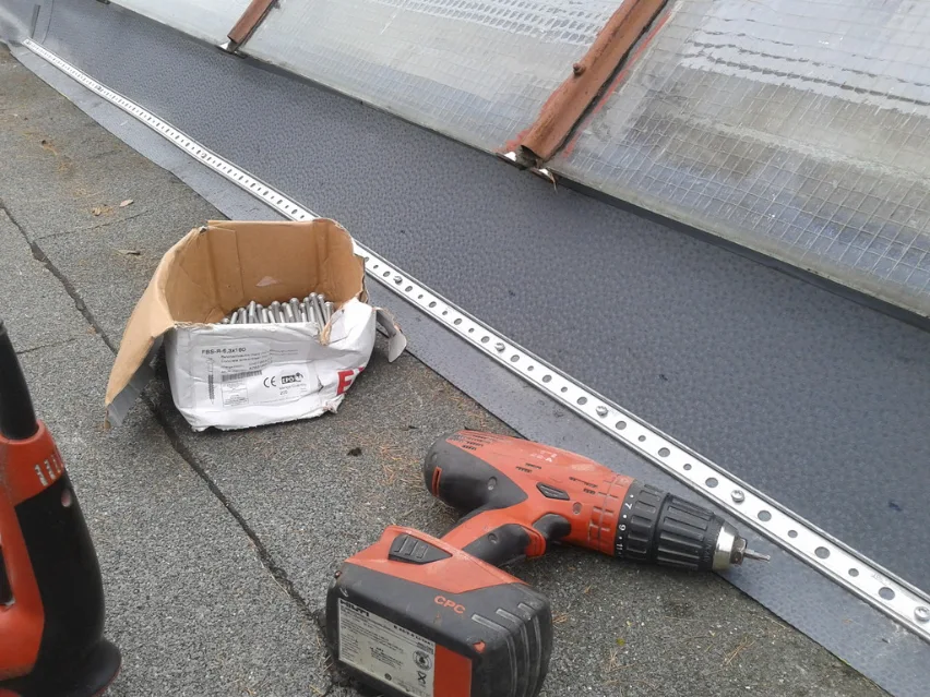 Právě realizujeme střechu s vakuovým systémem kotvení