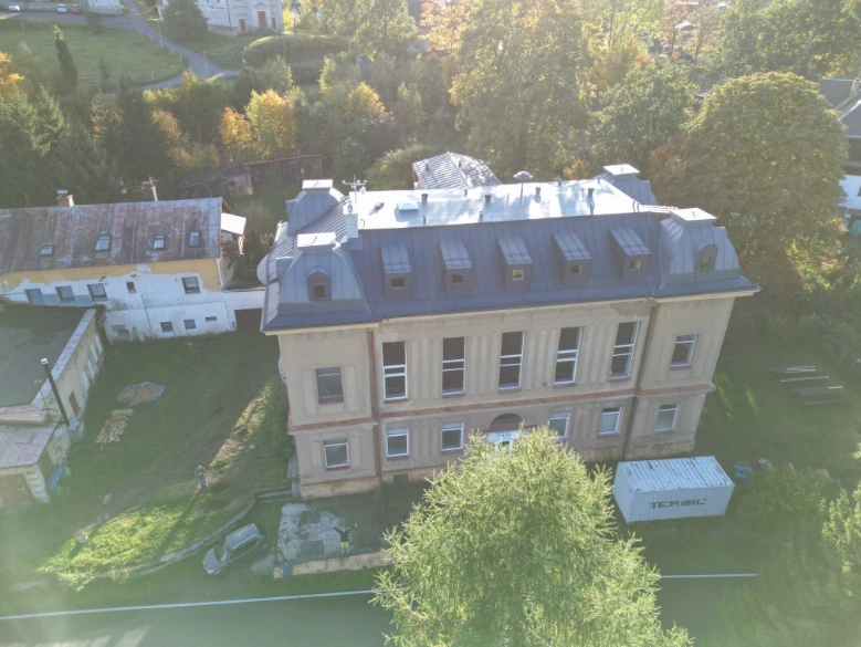 Historická budova v Lučanech nad Nisou