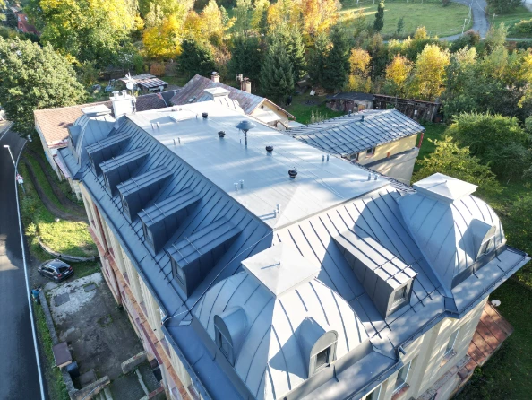 Historická budova v Lučanech nad Nisou