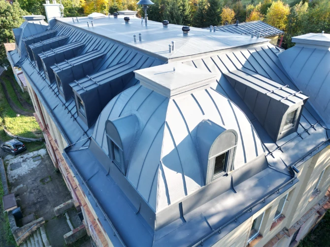 Historická budova v Lučanech nad Nisou