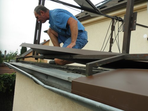 Montáž nové okapnice z poplastovaného plechu Viplanyl