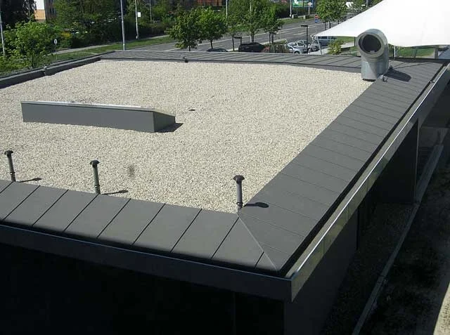 Reference střechy nad pizzerií v Ostravě