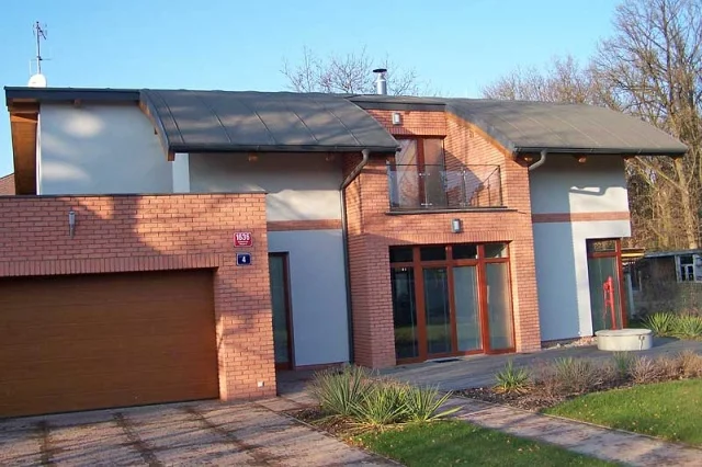 Reference střechy rodinného domku v Praze v Kunraticích