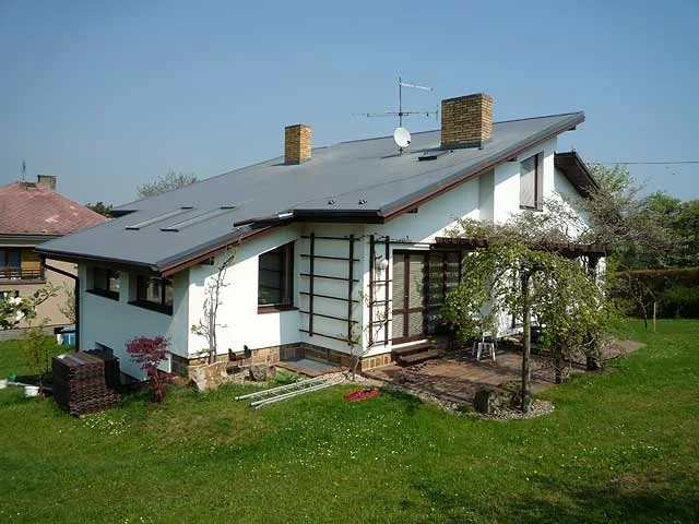 Reference střechy rodinného domu v středočeském kraji
