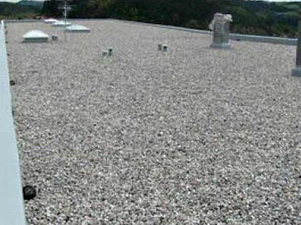 Střecha krytá zásypem